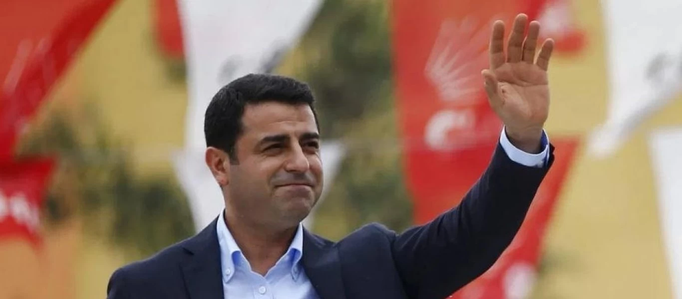 Πρώην ηγέτης φιλοκουρδικού κόμματος: «Ο Ρ.Τ.Ερντογάν κλείνει το HDP για να κερδίσει τις επόμενες εκλογές»